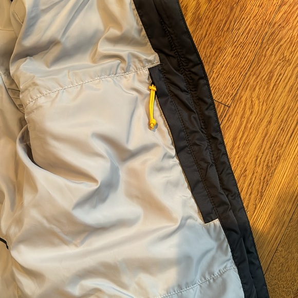 Lole women’s black hooded car coat. Size large 10-12. - Picture 10 of 11